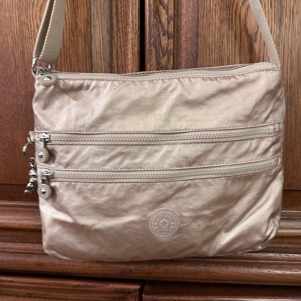 Kipling Set Alvar Metallic Glow Nylon Crossbody Gold & Large Creativity Wallet - Picture 2 of 14